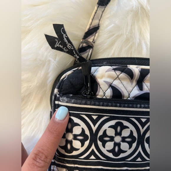 Vera Bradley cloth crossover bag with built in wallet black and white - Picture 3 of 10